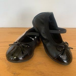 Children’s Place black toddler size 6 shoe